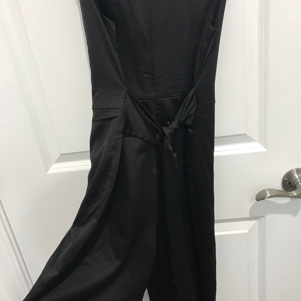 BLACK LINE AND DOT SILKY JUMPSUIT